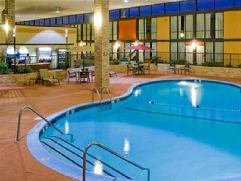 Wyndham Garden Oklahoma City Resort & Conference Hotel Near Airport, Fairgrounds Paycom & I40 Ngoại thất bức ảnh