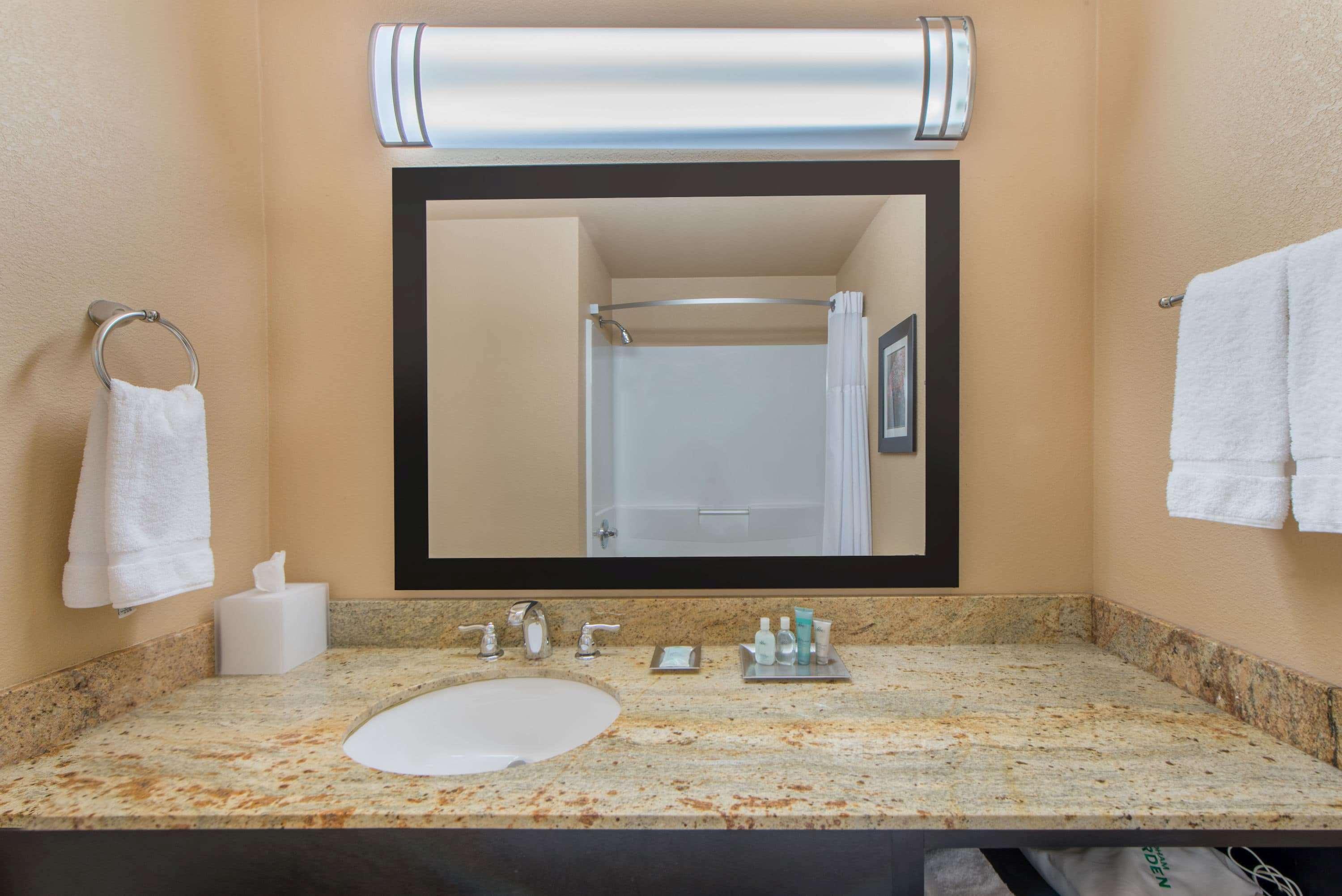 Wyndham Garden Oklahoma City Resort & Conference Hotel Near Airport, Fairgrounds Paycom & I40 Ngoại thất bức ảnh