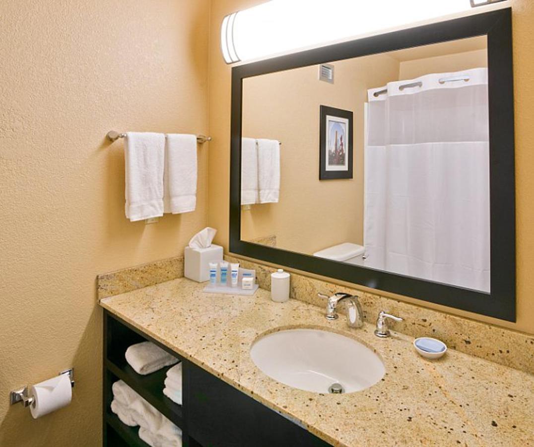 Wyndham Garden Oklahoma City Resort & Conference Hotel Near Airport, Fairgrounds Paycom & I40 Ngoại thất bức ảnh