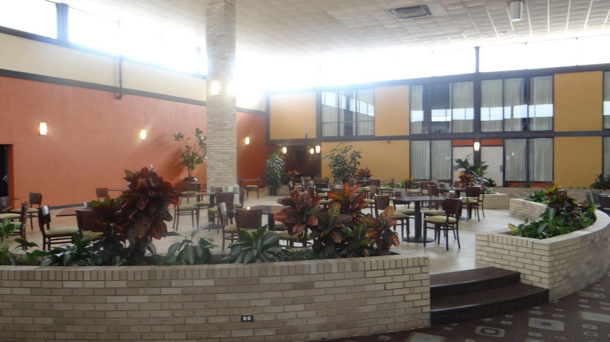 Wyndham Garden Oklahoma City Resort & Conference Hotel Near Airport, Fairgrounds Paycom & I40 Ngoại thất bức ảnh